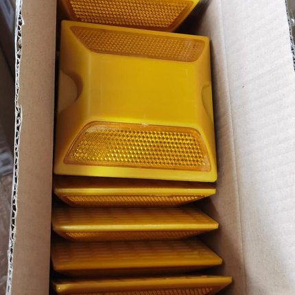 Plastic road reflector, 10cm*10cm, yellow, 10 pieces